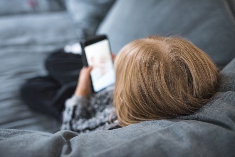 How to win the fight with kids over phone use